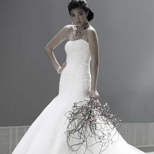 bride with big bouquet