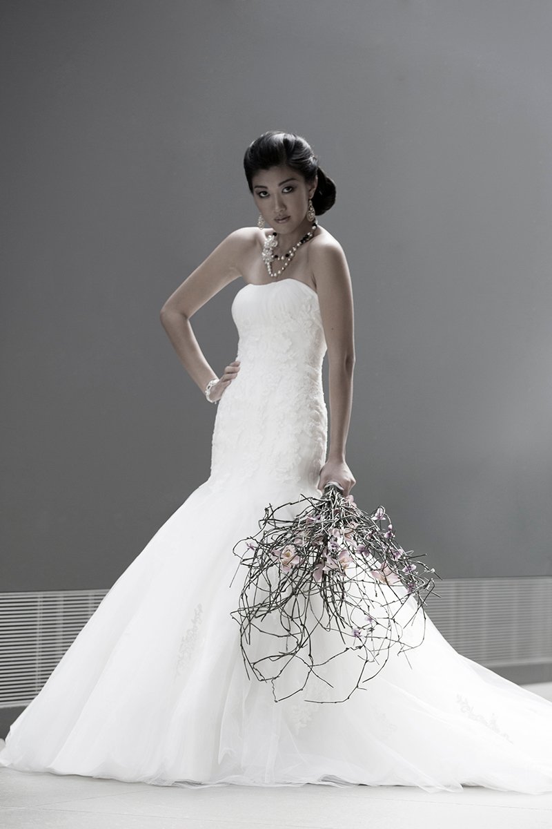bride with big bouquet